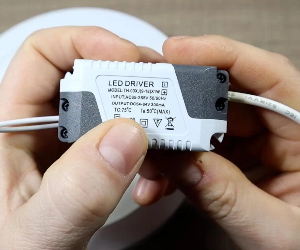 Dấu hiệu driver LED bị hỏng và hướng xử lý tại nhà